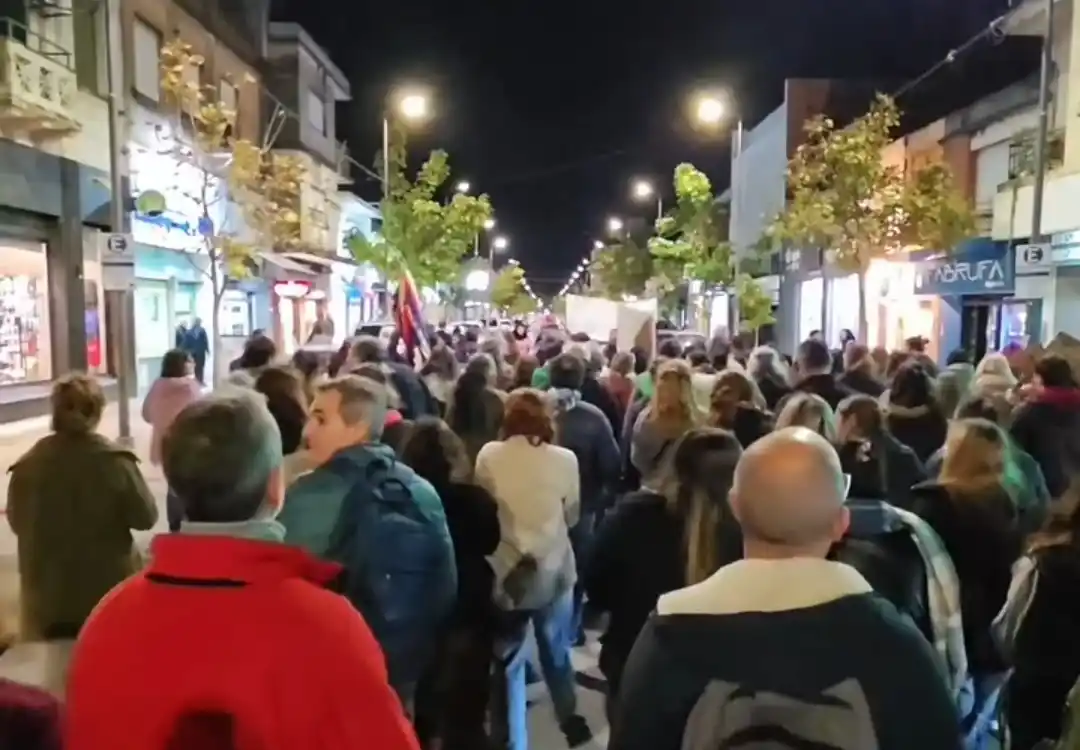 Multitudinaria manifestación en Chascomús: la comunidad salió a la calle por la universidad pública
