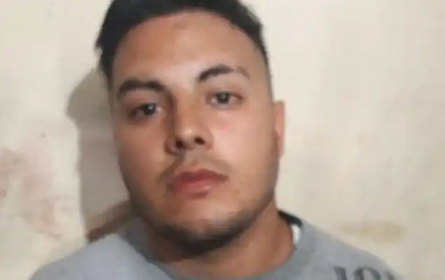 Este hombre le destrozó la cara a su pareja con una botella de vidrio 