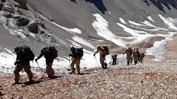 HIstorico: El Ejército Argentino alcanzó la cima del Monte Kun junto a la India