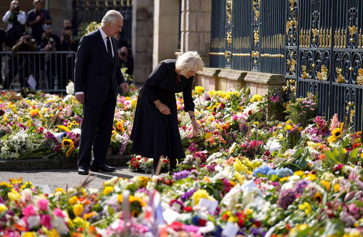 El féretro de Isabel II arribó a Londres para los homenajes
