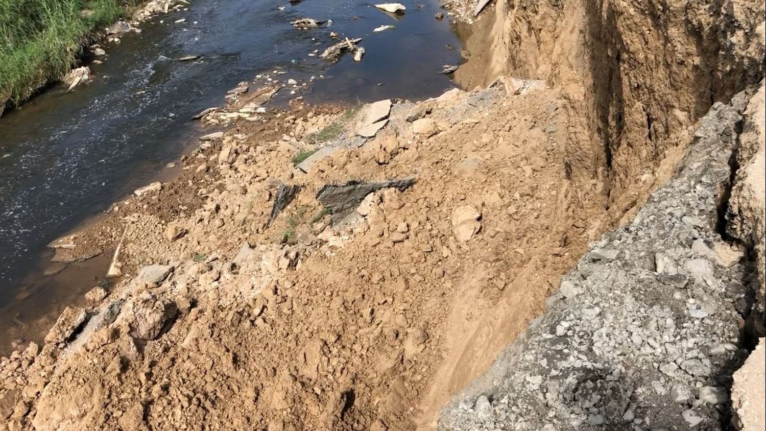 QUEBRADA Al BORDE: barquisimetanos a punto de quedarse incomunicados