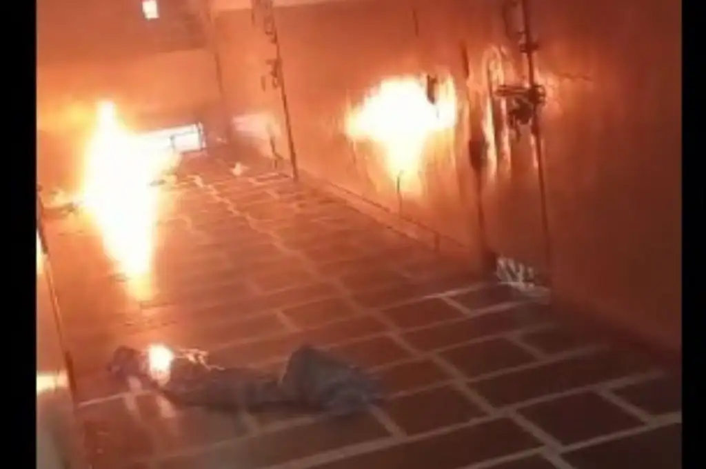 La Plata: una presa apareció ahorcada en una celda de un penal y se desató un motín