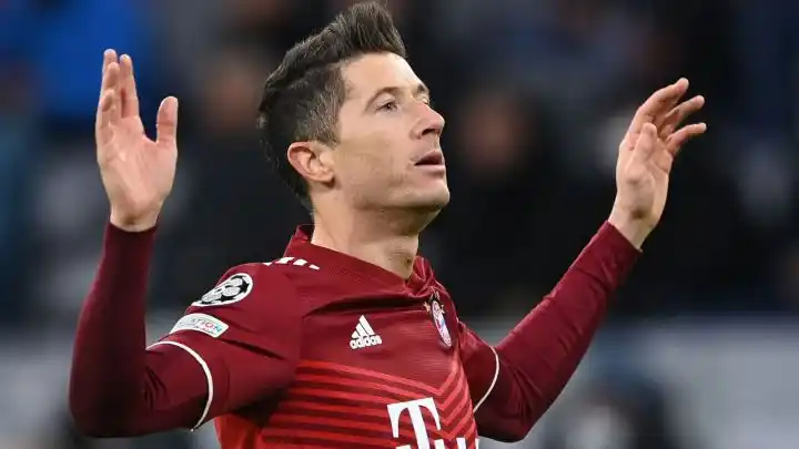 Lewandowski recibió una oferta del Barcelona por ocho millones de euros