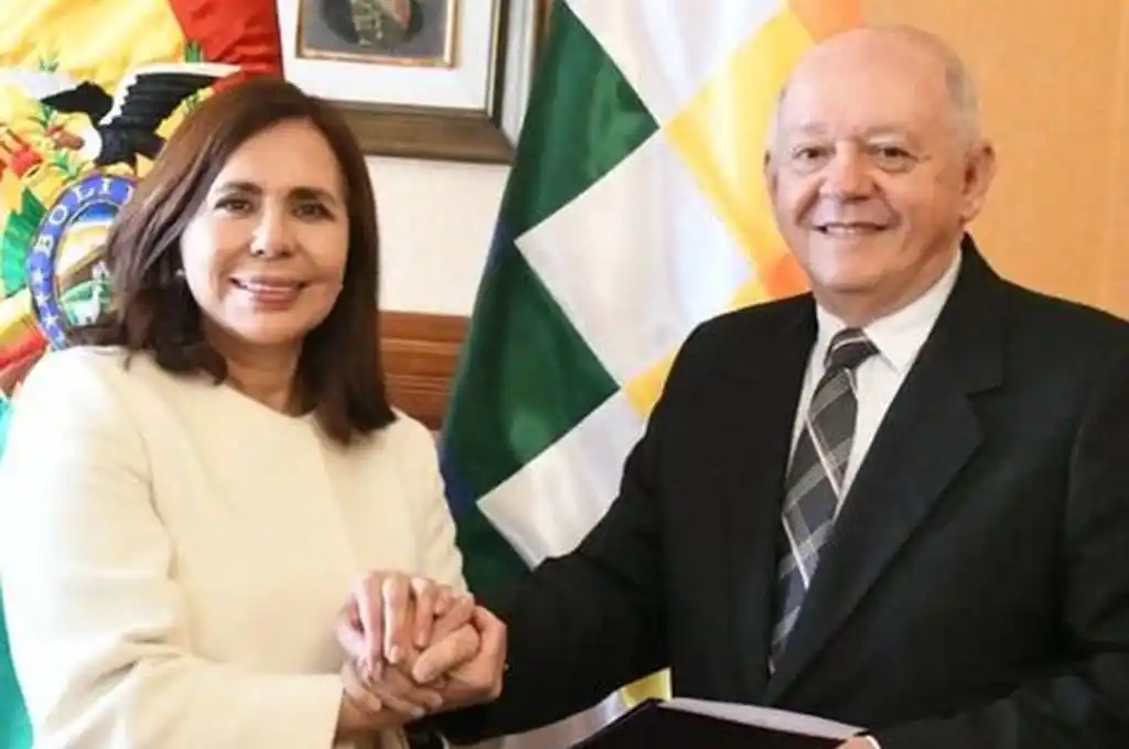 El gobierno de facto restablece relaciones totales con EEUU
