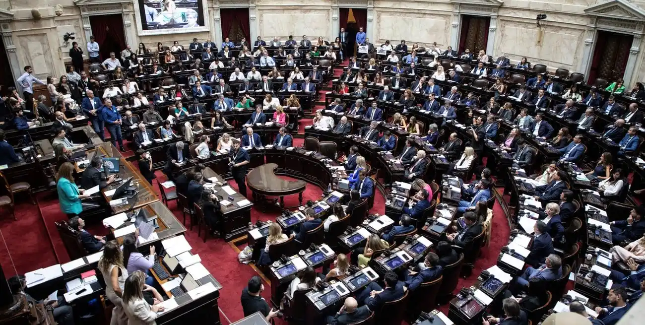 Sesión donde se debatió el proyecto de Ley de Modernización Laboral, en el Congreso Nacional. Crédito: Xinhua/Martín Zabala