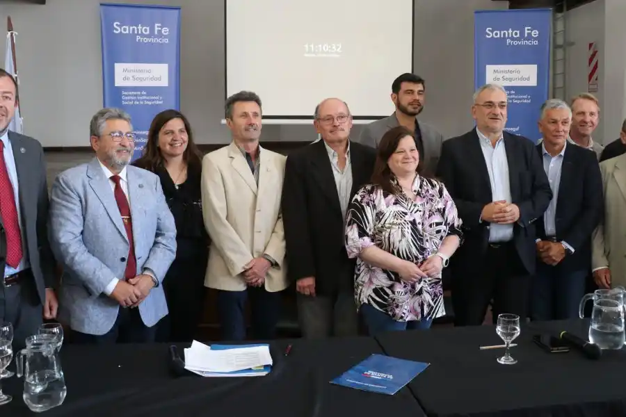 La provincia completó la entrega de aportes para la compra de sistemas de videovigilancia