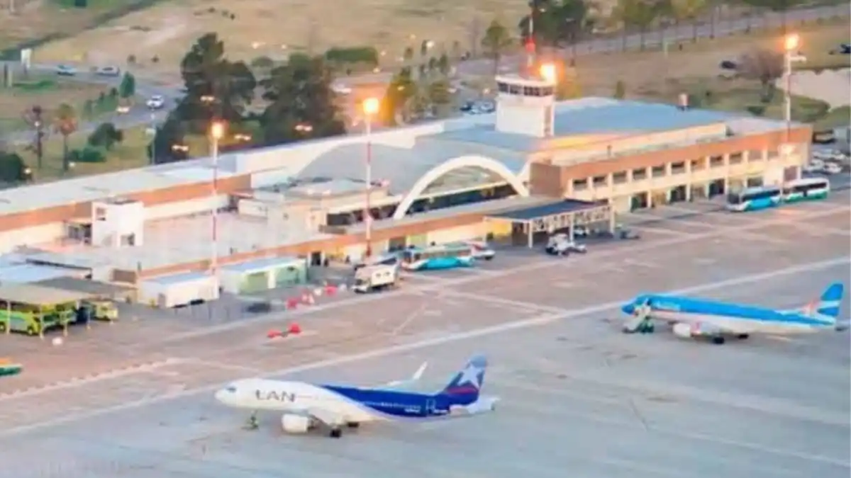Vuelven a evacuar el Aeropuerto Internacional de Rosario por “motivos de seguridad”
