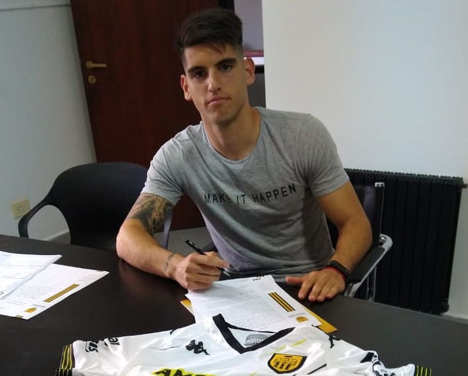 Mateo Palmieri y Francisco Doñate firmaron su primer contrato con el aurinegro