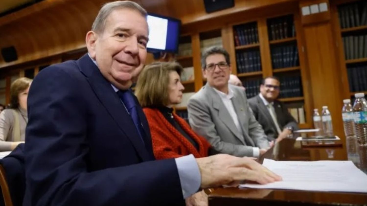 Edmundo González inicia gira latinoamericana para buscar apoyo entre mandatarios