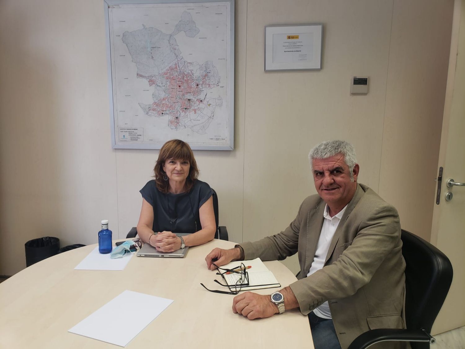 Teruggi mantuvo encuentros de trabajo en Madrid sobre el desarrollo de la marca ciudad y educación