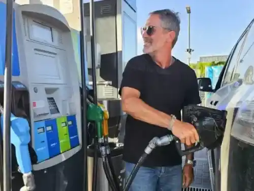 Oficializan el autoservicio de combustibles: ¿qué pasa en la provincia de Buenos Aires?