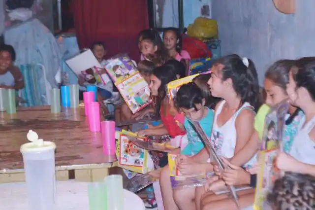 Donación de “Clarín” al Comedor “Los Gurisitos”

