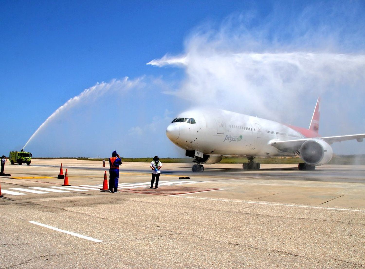 Isla Margarita vuelve a contar con vuelos internacionales al arribar Pegas Fly