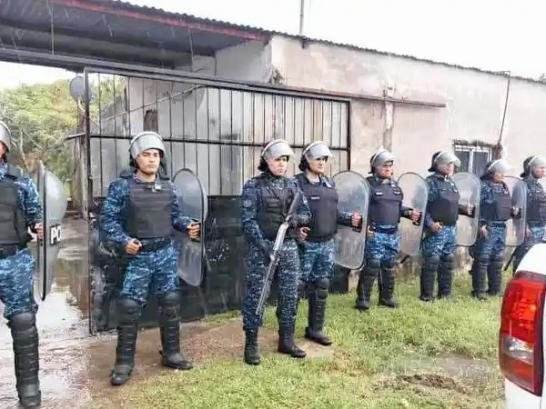 Desarticulan centro de distribución
de drogas en el barrio Santa Rosa