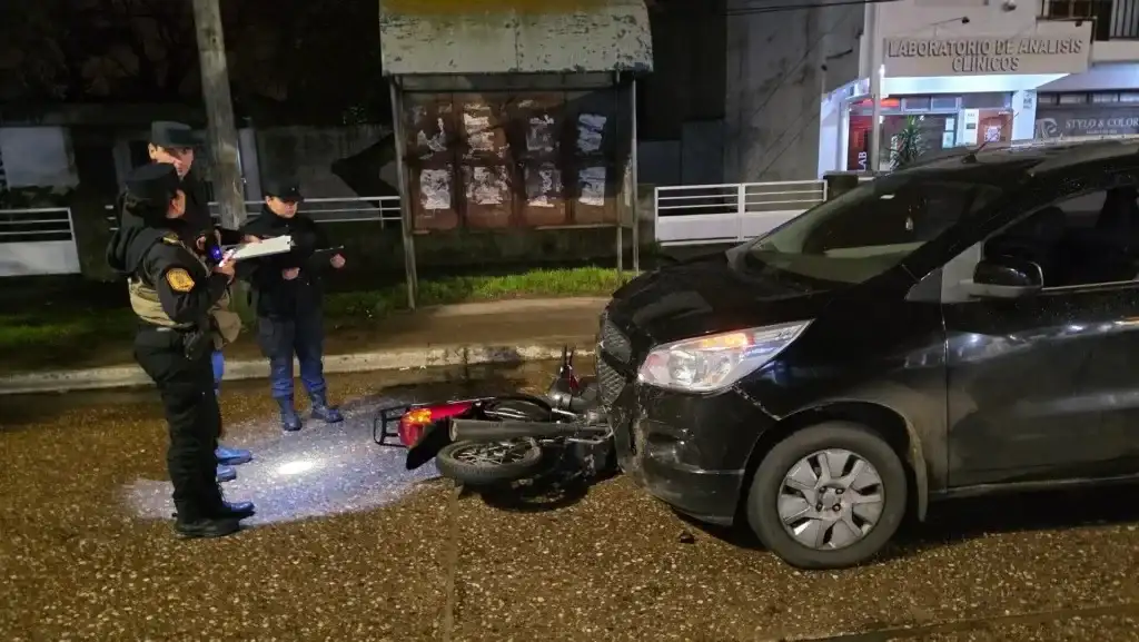 Un joven falleció tras un violento siniestro vial entre una moto y un automóvil