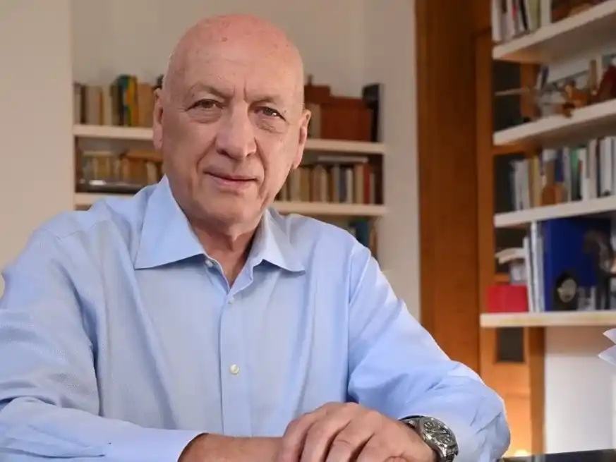 Antonio Bonfatti lanzó su libro "Memorias para un porvenir socialista".