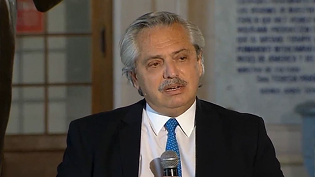 Alberto Fernández lanza plan de conectividad satelital en centros de atención primaria de la salud