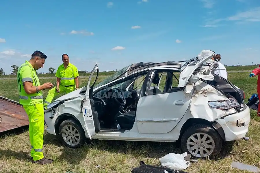 Grave accidente en la Autovía 19: dos personas terminaron hospitalizadas tras perder el control del automóvil