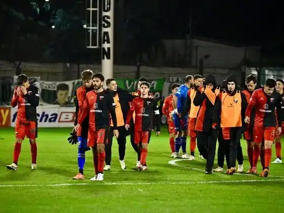 El Sabalero perdió 1 a 0 en su visita a Nueva Chicago y preocupa su mal momento futbolístico.Foto:Juan Manuel Foglia