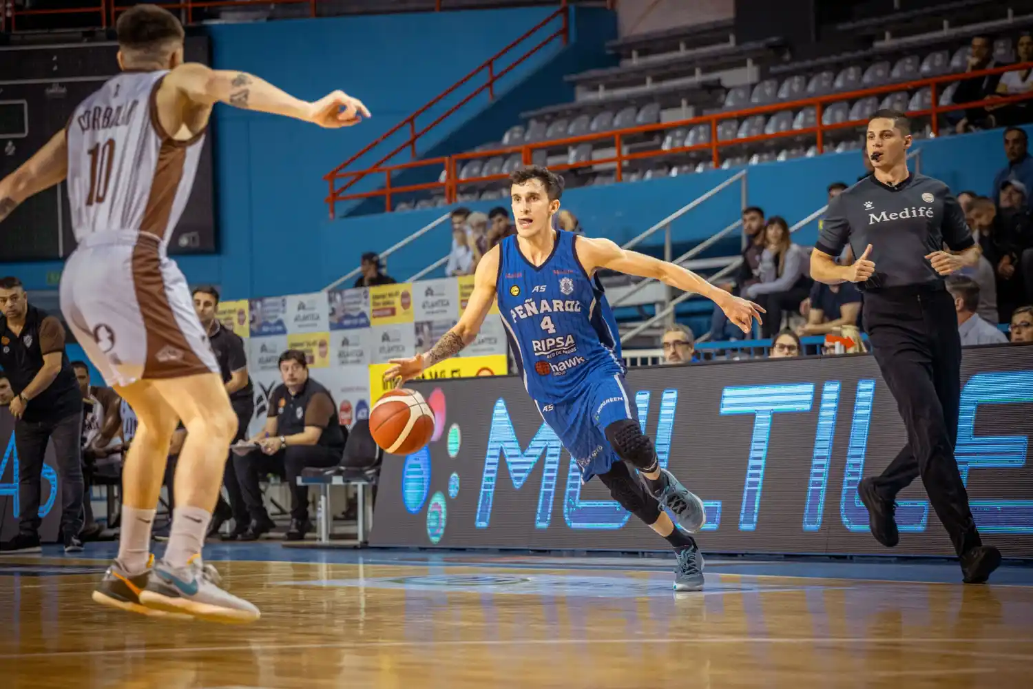 Joaquín Valinotti en acción ofensiva.