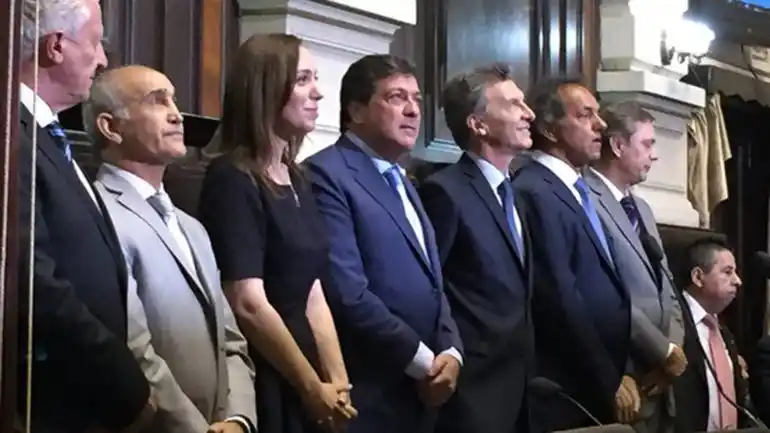 Asumió Vidal: "No va a ser fácil, recibimos una Provincia quebrada"