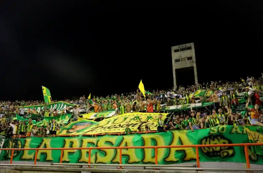 Hinchada de Aldosivi