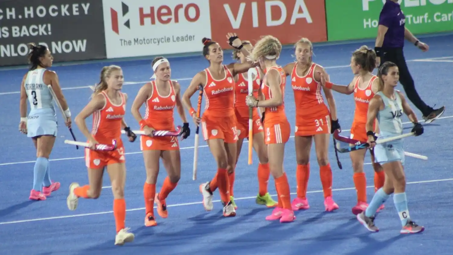 Países Bajos fue muy superior a Las Leonas.