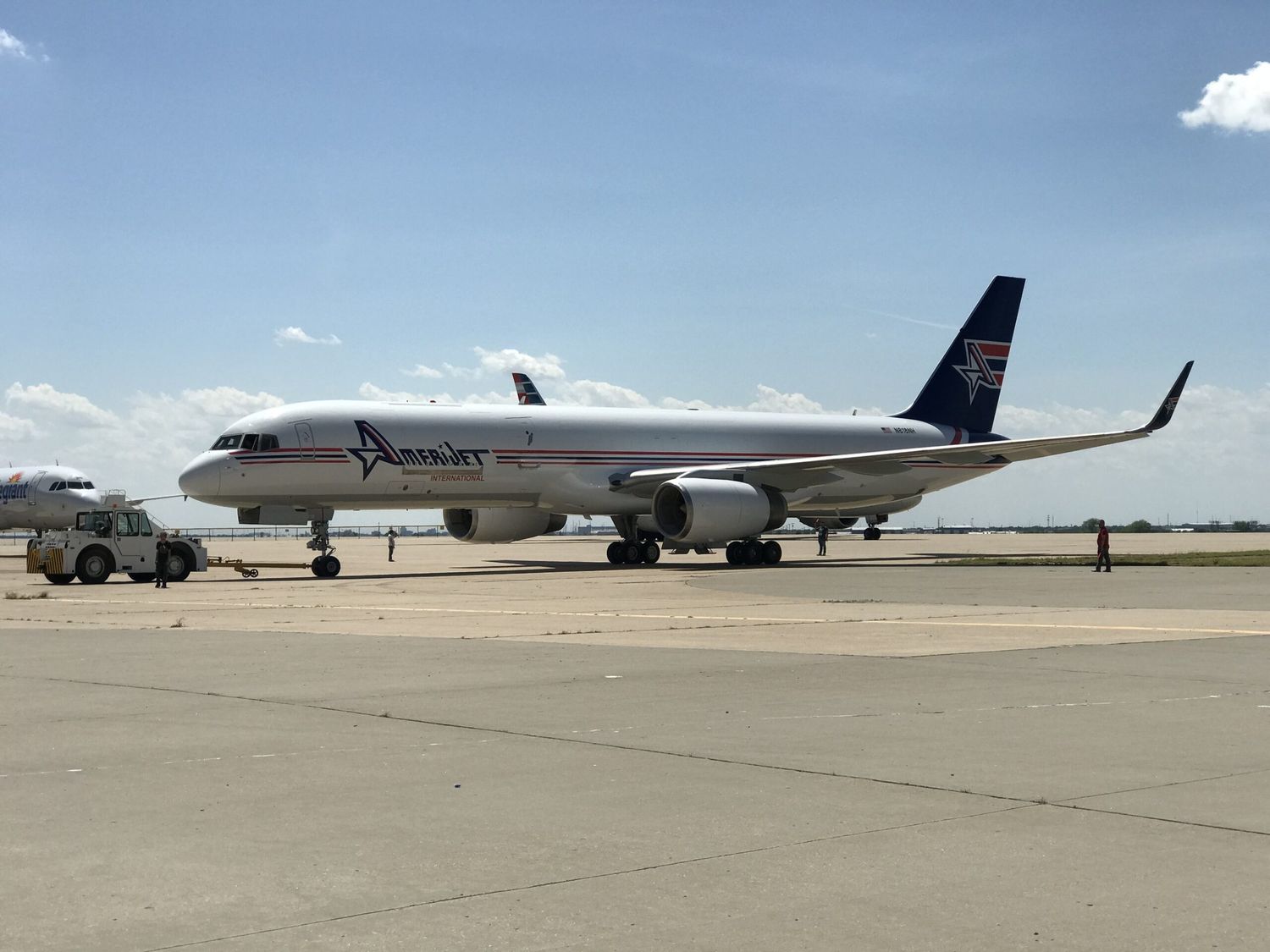 Amerijet desprograma sus Boeing 757 en medio de una crisis financiera