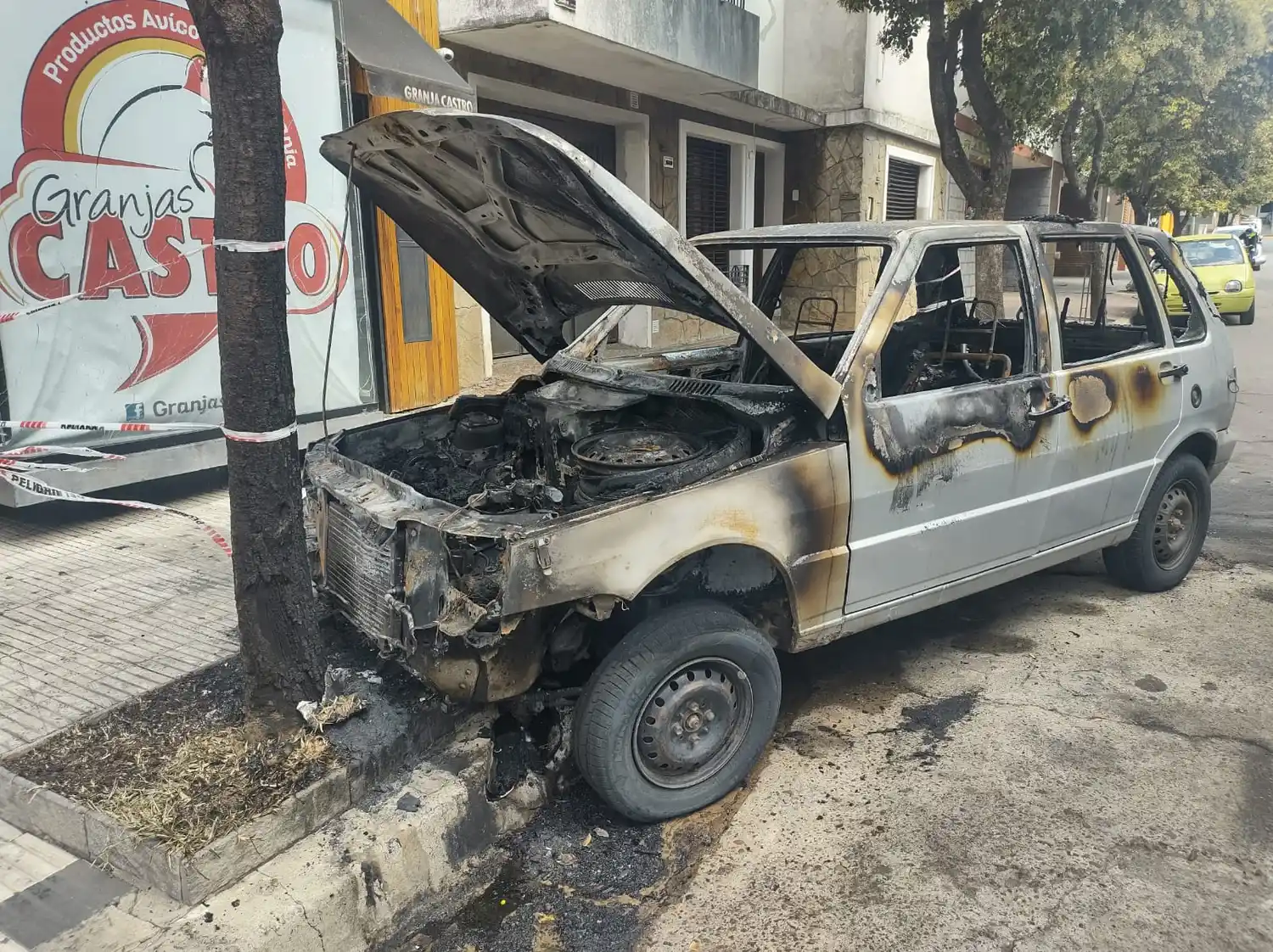 auto incendiado 3