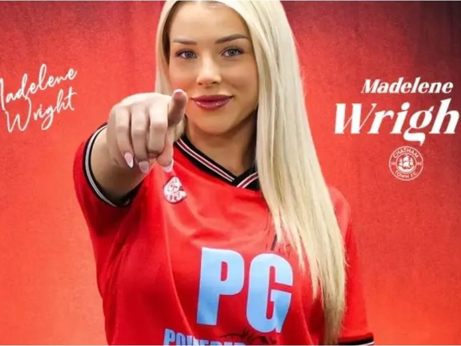 Fue despedida por videos polémicos, ganó más de 500 mil libras en OnlyFans y vuelve al fútbol profesional