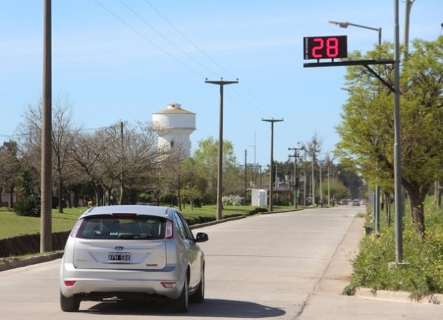 LOBERÍA: Colocan sensores para controlar velocidad en calles de Lobería