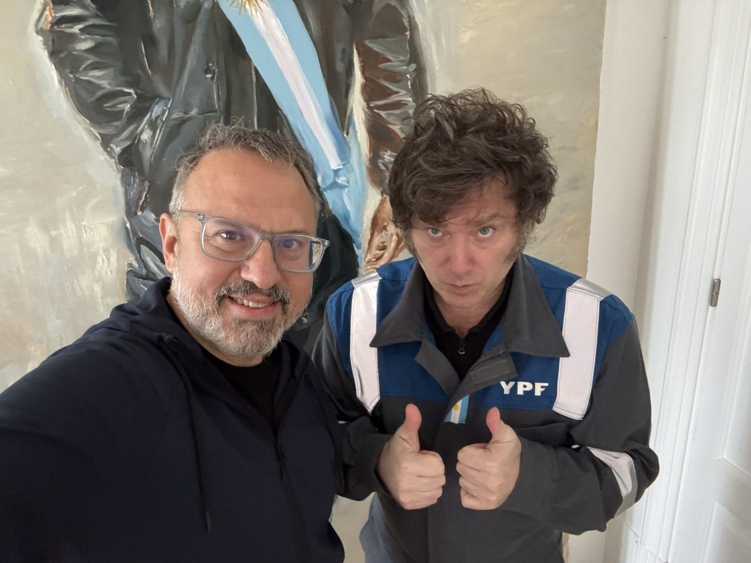 Valenzuela junto a Milei en Olivos