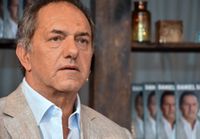 Crítico con el Gobierno y en campaña, Daniel Scioli sostuvo que “es posible otro camino” 