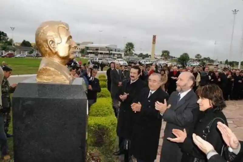 El largo viaje en un vagón de 
segunda clase del ferrocarril
