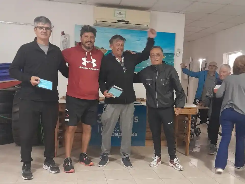 Torneo de tejo nocturno