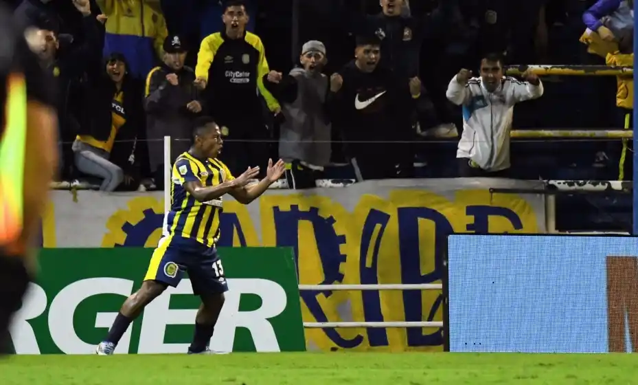 Rosario Central lo supo aguantar y superó 1 a 0 a Independiente en el Gigante