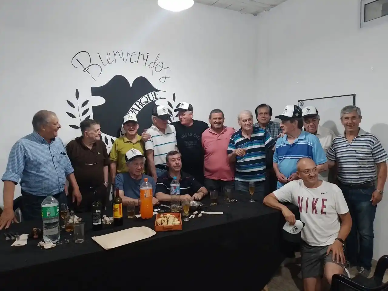 Club Parque homenajeó a dos referentes del básquet de la institución