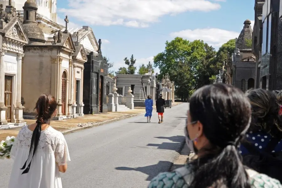 Afirmaron que las obras de teatro en el cementerio "se desarrollaron con normalidad"