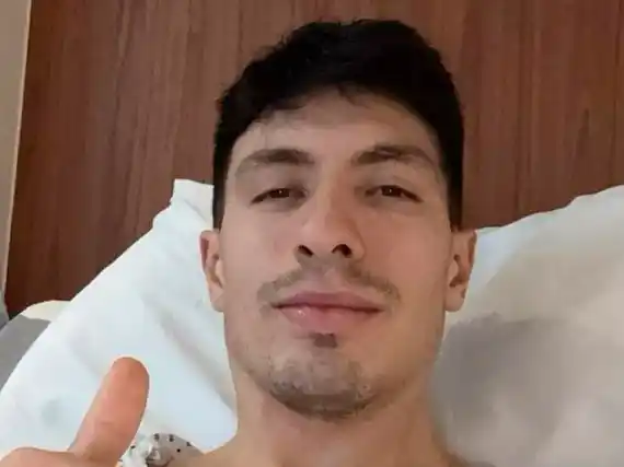 Lisandro Martínez fue operado con éxito y comienza su recuperación