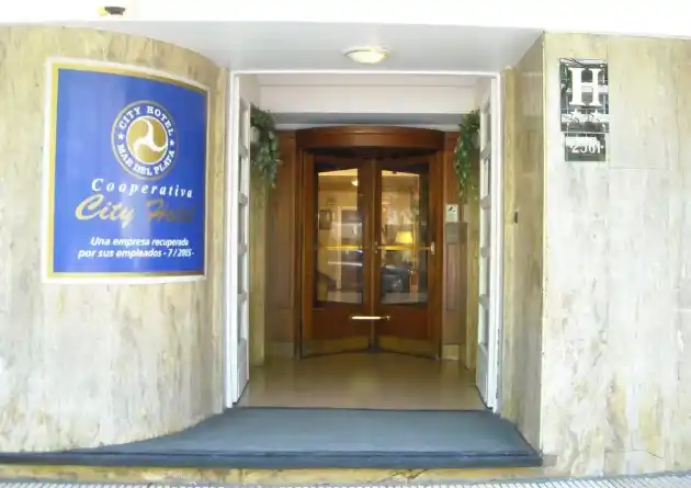 Descubren secta que mantenía cautivas a varias personas en un hotel: Diez fueron rescatadas