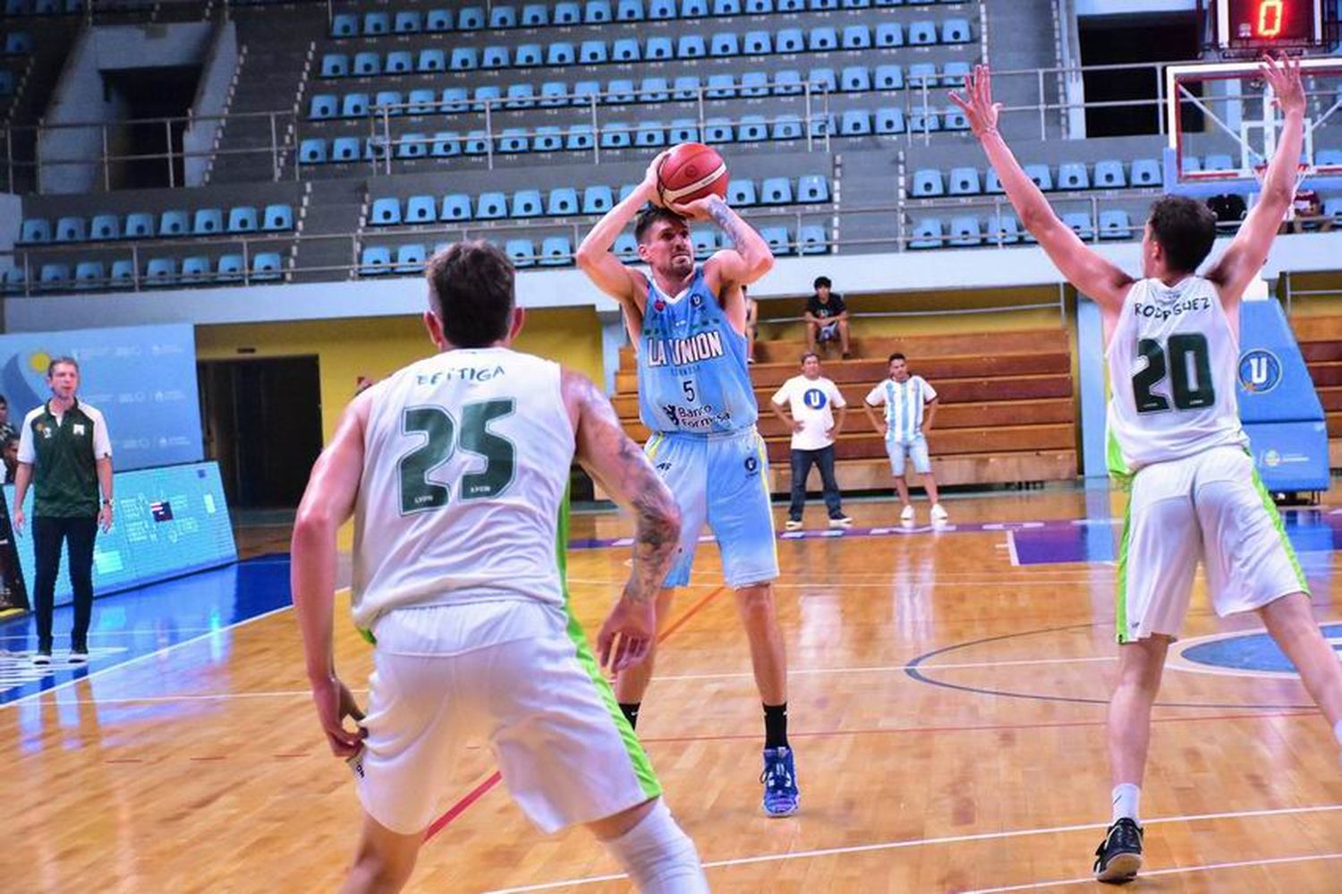 La Unión arrasó con Ferro
en su primer partido del año