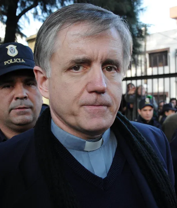senegaron la excarcelación del padre Grassi