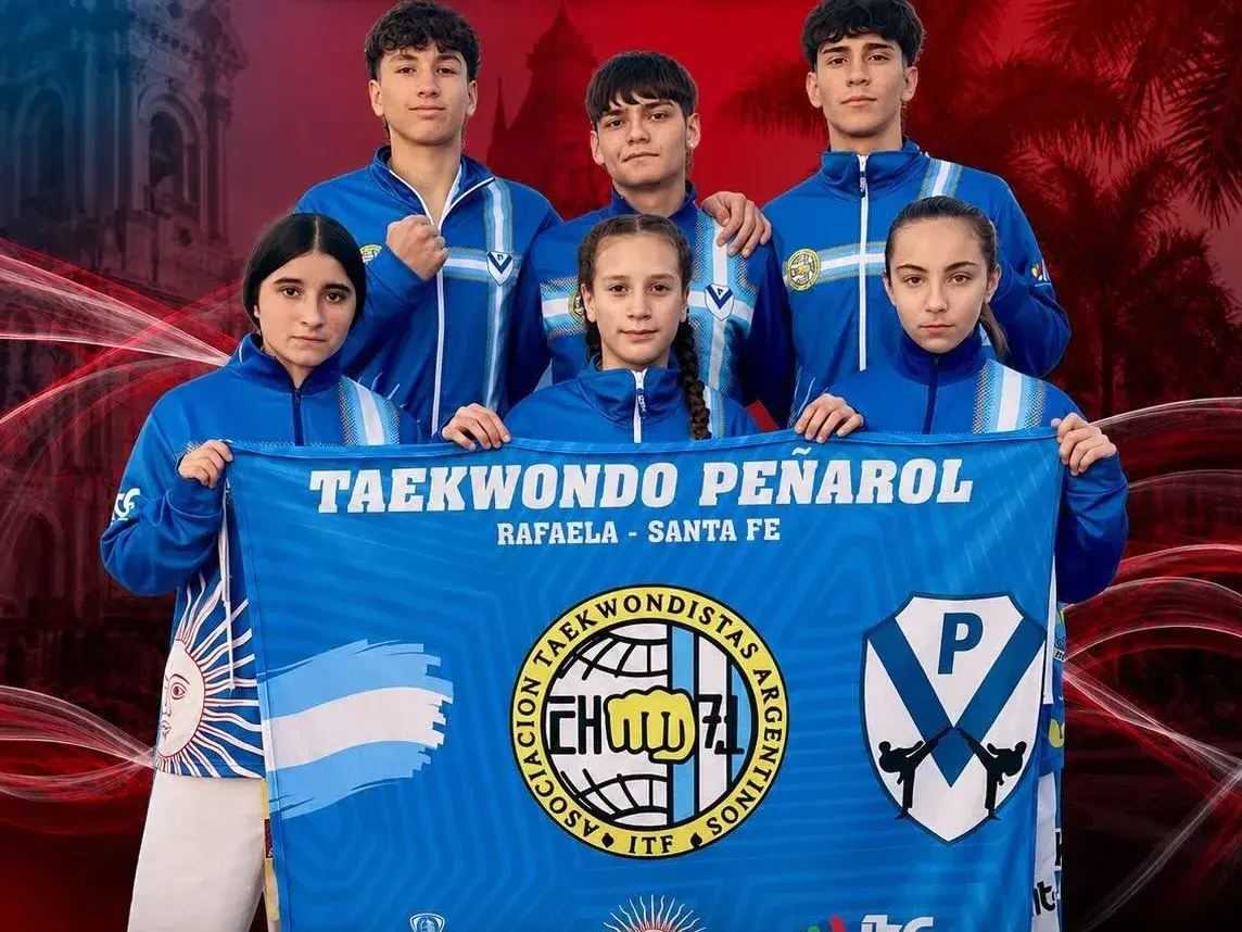 Seis alumnos de la Escuela de Taekwondo de Peñarol participaron la semana anterior del Campeonato Sudamericano realizado en Lima, Perú, con excelentes resultados. Foto: penaroltaekwondo