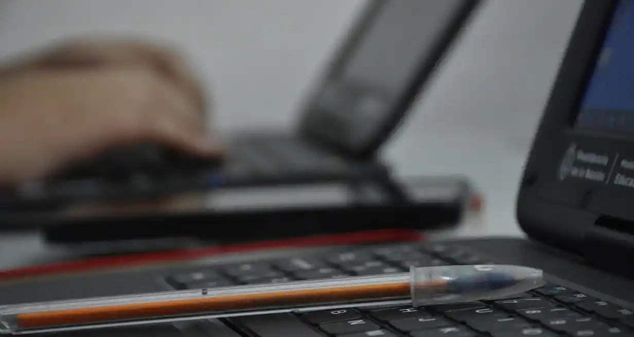 Santa Fe es una de las primeras jurisdicciones en aplicarlo en las escuelas secundarias y de nivel superior, junto con Córdoba y La Pampa. Crédito: Mauricio Garín