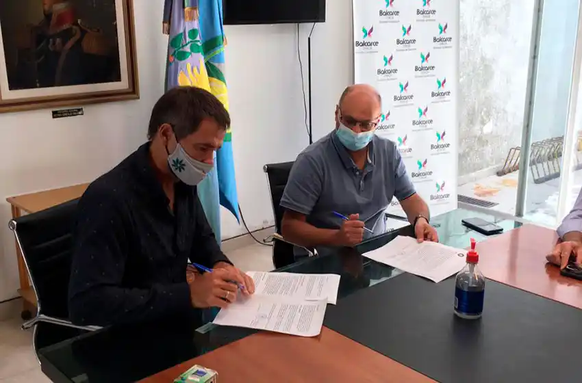 Reino firmó un convenio con la UTN