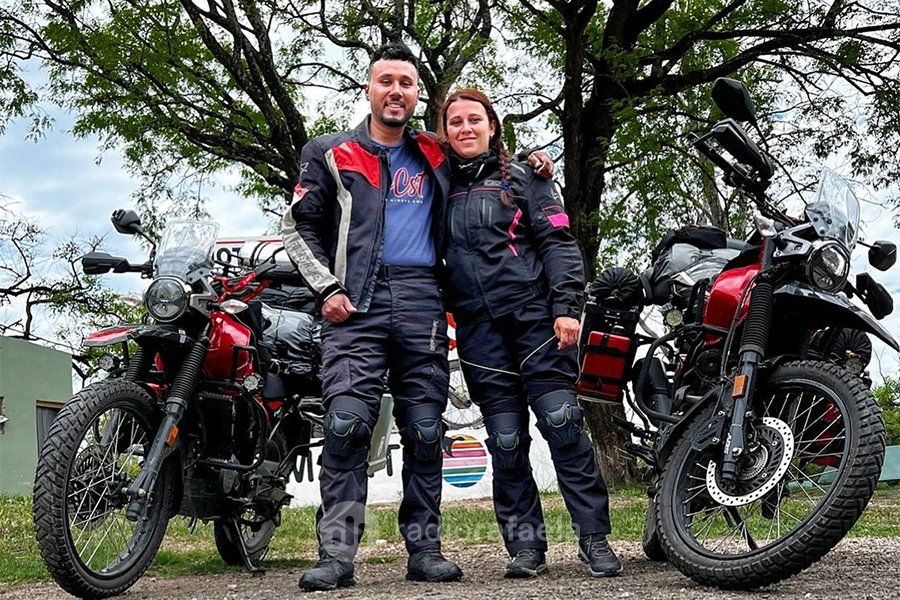 Aventurados en viaje: Jorge y Daniela recorren en pais en moto 