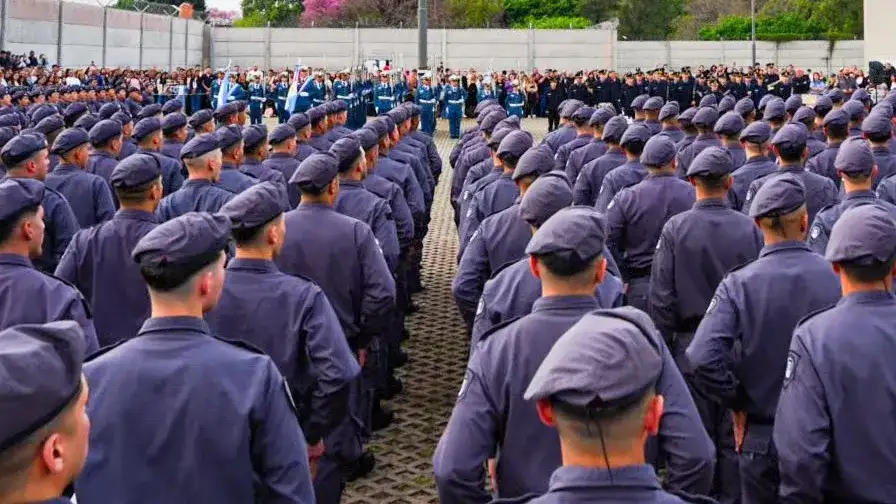 Santa Fe incorporó 453 nuevos agentes penitenciarios para unidades de alto perfil - 1