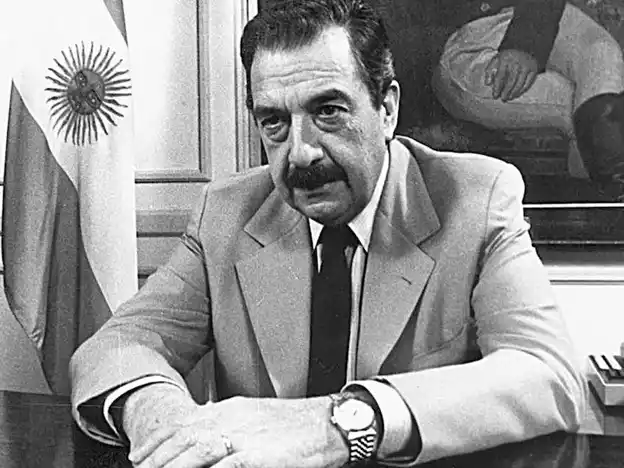 La vida del dirigente radical que encarnó la esperanza tras uno de los períodos más oscuros de la Argentina.