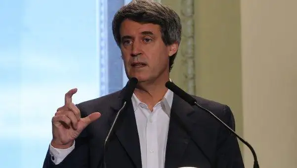 Prat Gay: "Hay signos de reactivación en la economía"