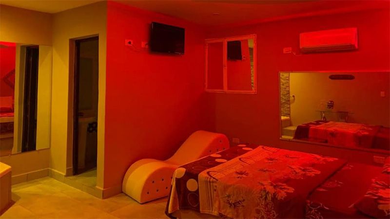 ¿De qué murió el hombre que tuvo sexo con su hija en un motel?